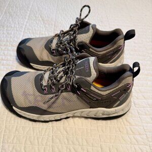 KEEN WOMEN'S NXIS EVO (WATERPROOF) Hiking Shoes Size 8.5